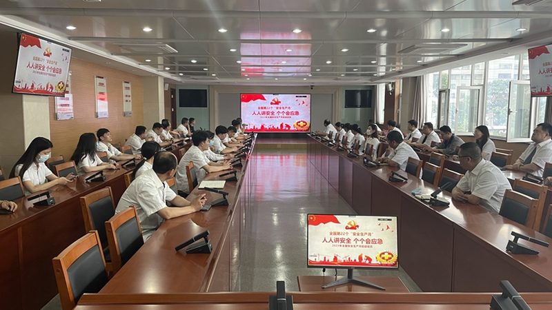 然而，学历教育也存在一定的局限性：