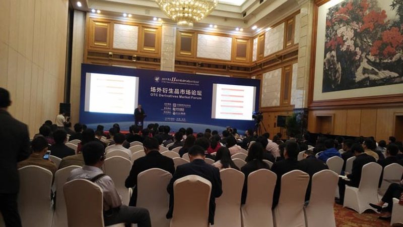 瑜伽教练培训课程通常包括以下几个方面：