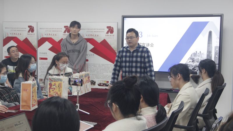 在线教育平台与传统课堂：优劣对比解析